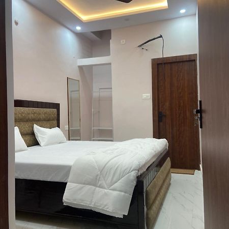 Hotel Nirmal Niwas Varanasi Esterno foto