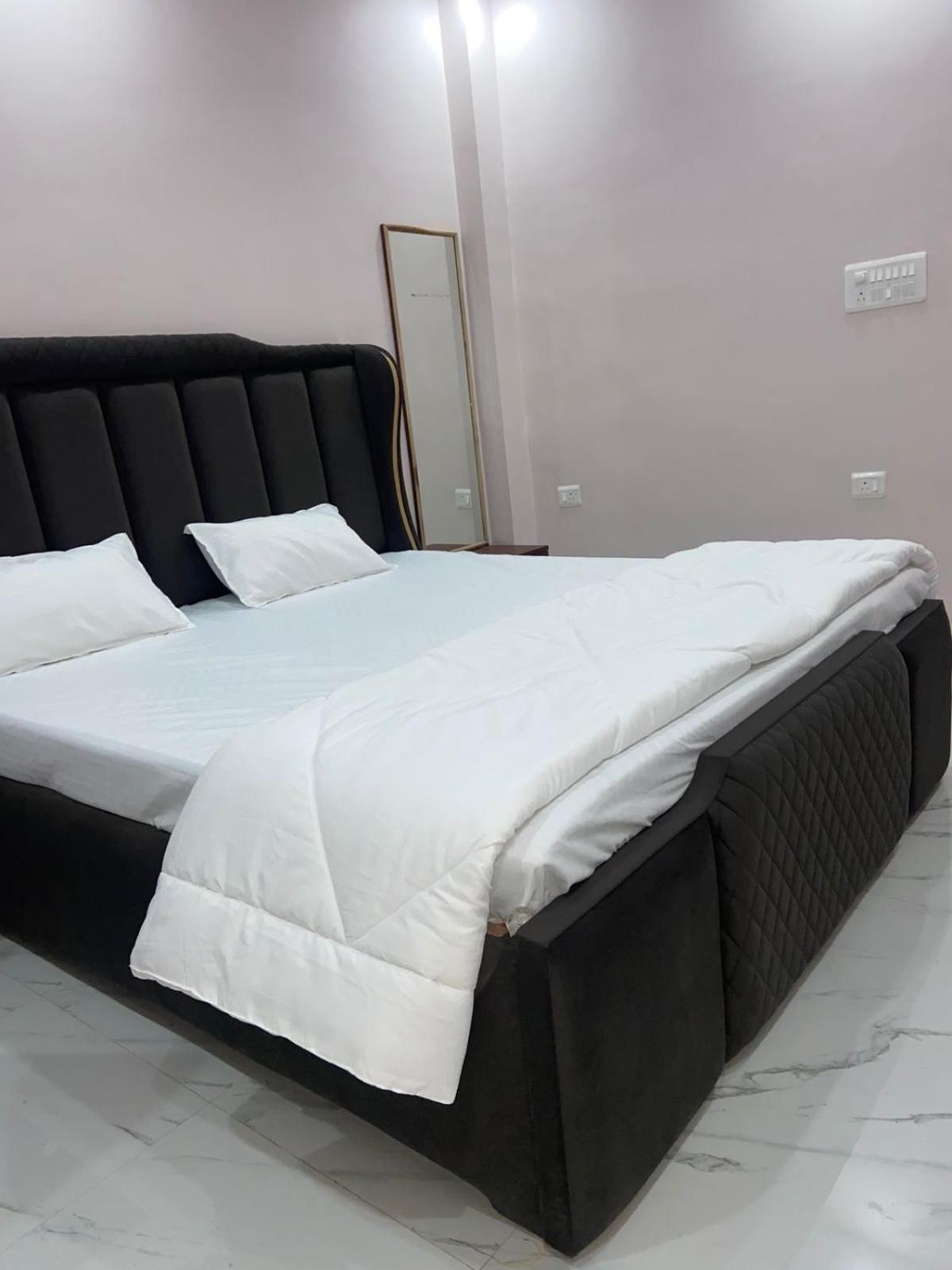 Hotel Nirmal Niwas Varanasi Esterno foto