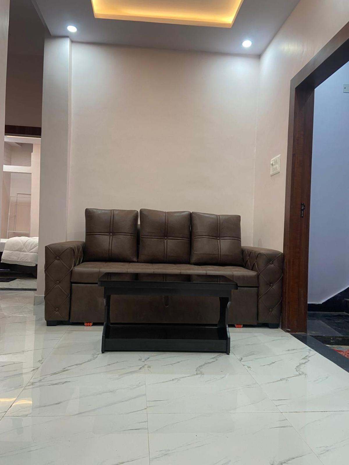 Hotel Nirmal Niwas Varanasi Esterno foto
