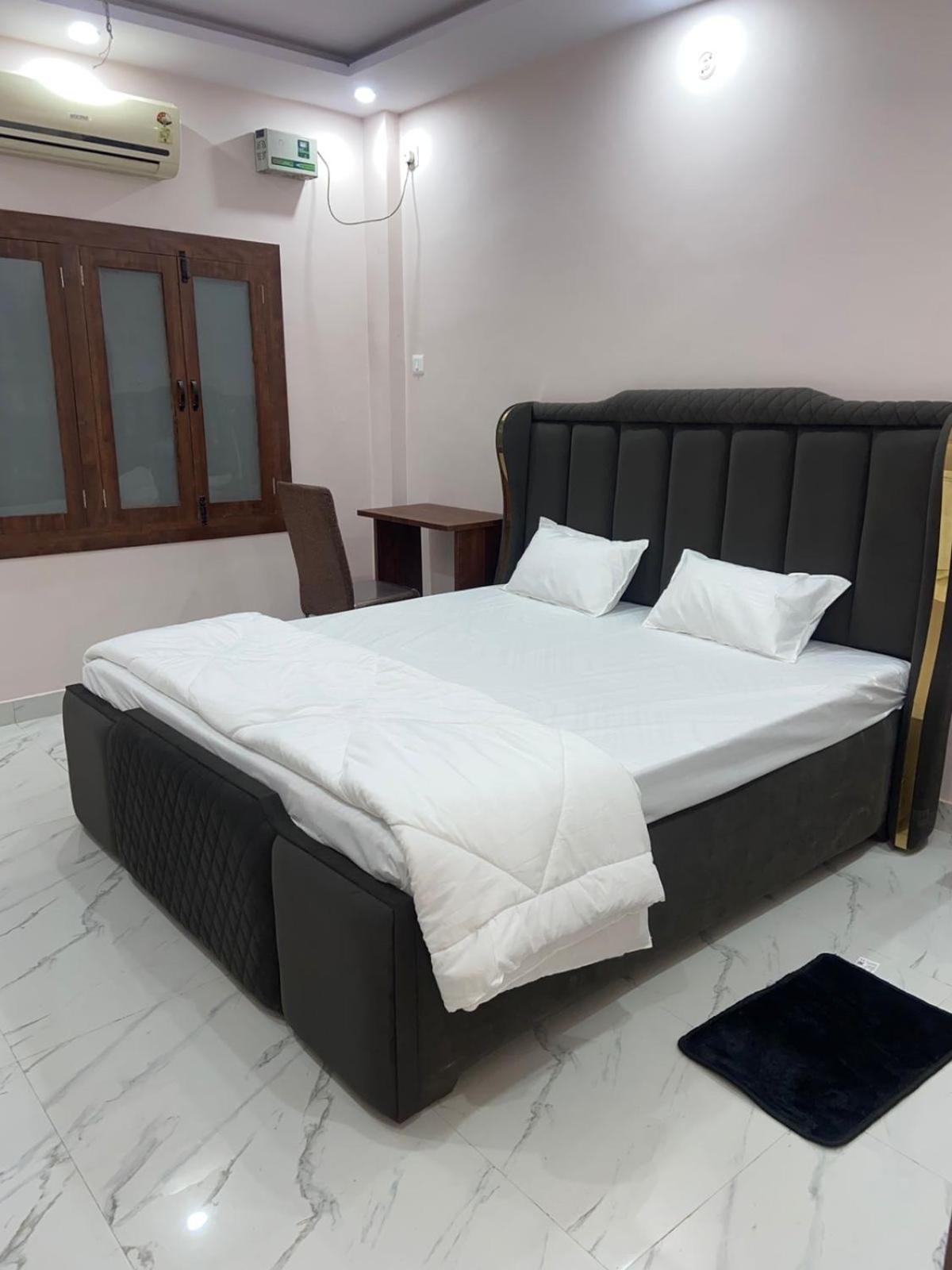 Hotel Nirmal Niwas Varanasi Esterno foto