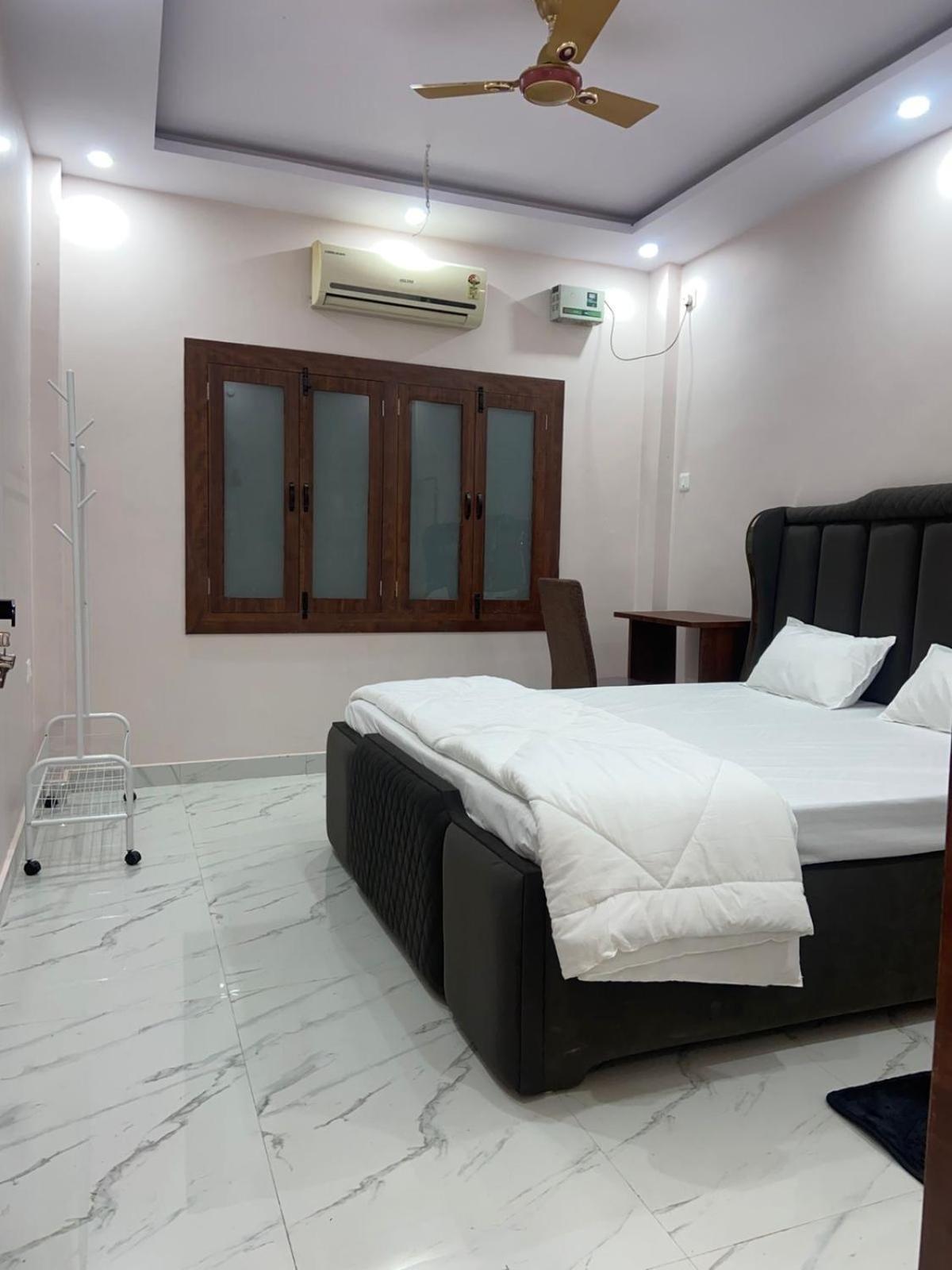 Hotel Nirmal Niwas Varanasi Esterno foto